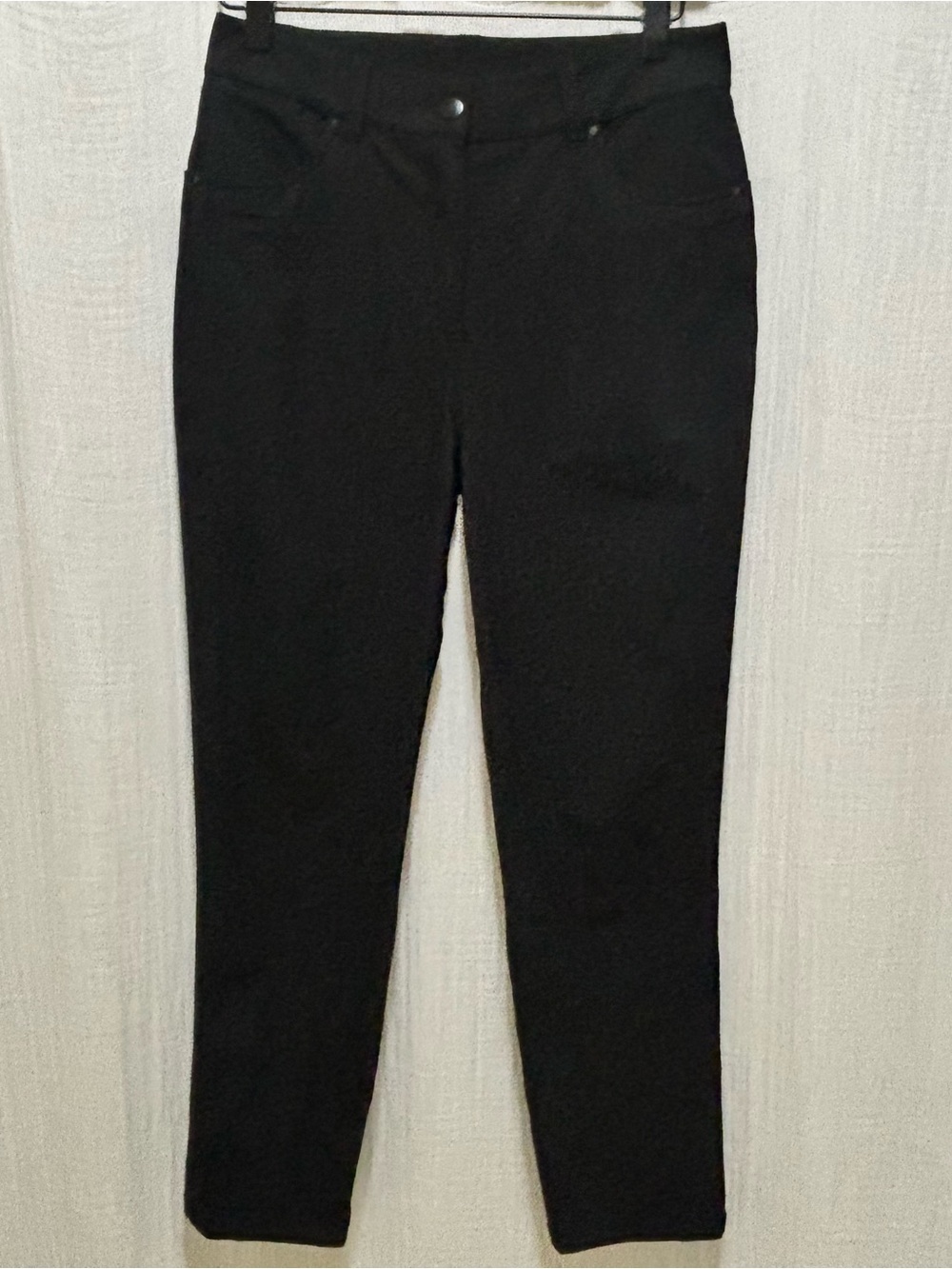 Lululemon City Trek Sleek Black Tailored Trouser. Size 6
